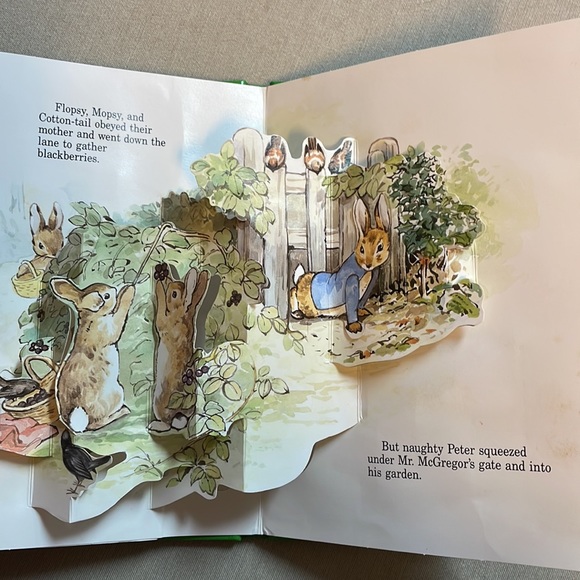 NOT ELIGIBLE FOR BUNDLE SALE      4-Book Boxed Set of Peter Rabbit Pop-Up Books - Picture 12 of 15